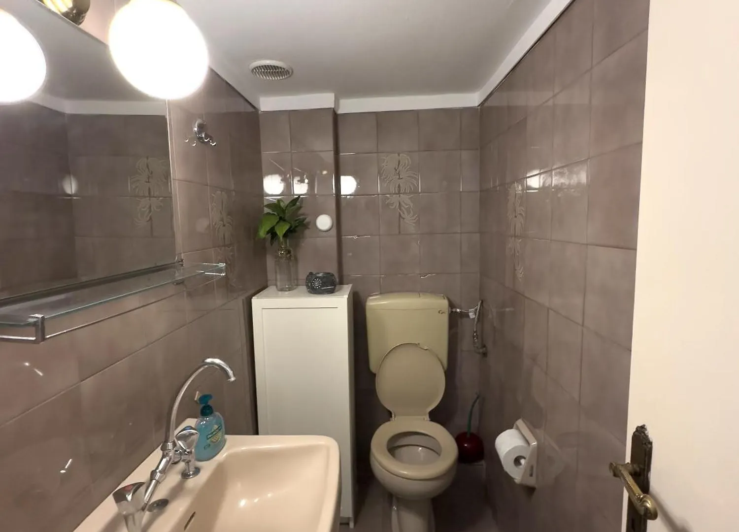 Spacious Artistic Flat With Private Parking Thessaloniki Apartment